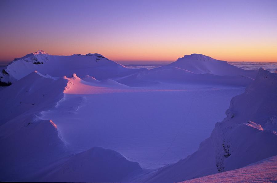 Mt Ruapehu ClimbNZ Climbnz Org Nz   Mt Ruapehu Summit%2C Tongariro Np%2C Photo Paul Grimwood 